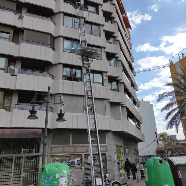 Alquilar Elevador placas de pladur. Envío y recogida gratis